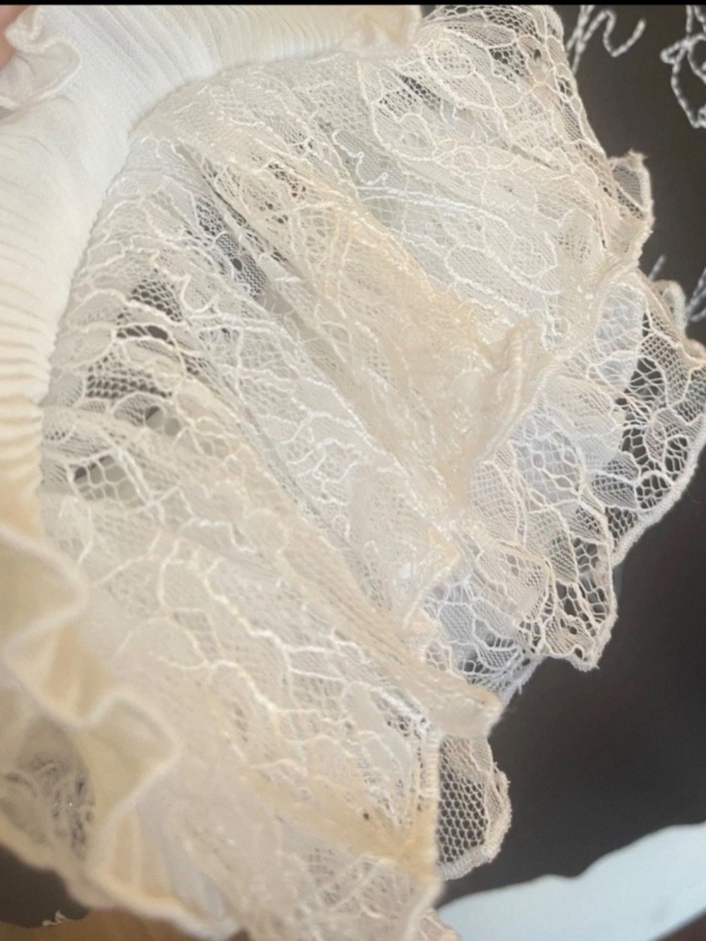 Alice + Olivia Carolann inspiring Embellished Sweater Ruffled Collar Sz S $595 - Picture 8 of 14
